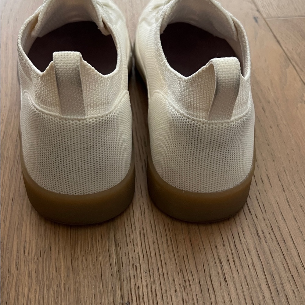 Vionic Off-White Canvas Sneakers - Picture 5 of 5